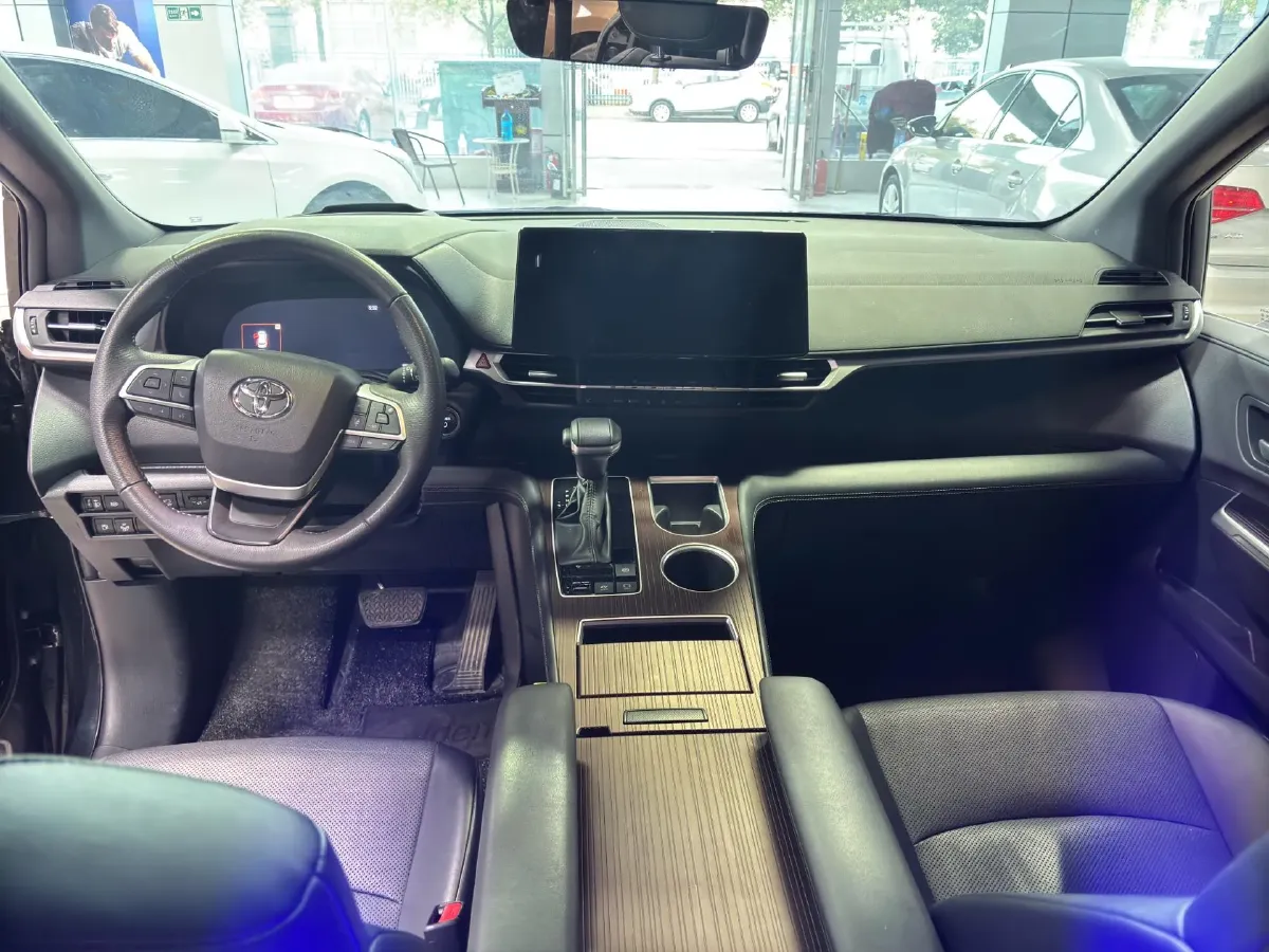 2024 Toyota Granvia 2.5L 189HP L4 E-CVT Hybrid,autocango,china used car exporter,china ev exporter,chinese used car exporter,chinese used ev exporter