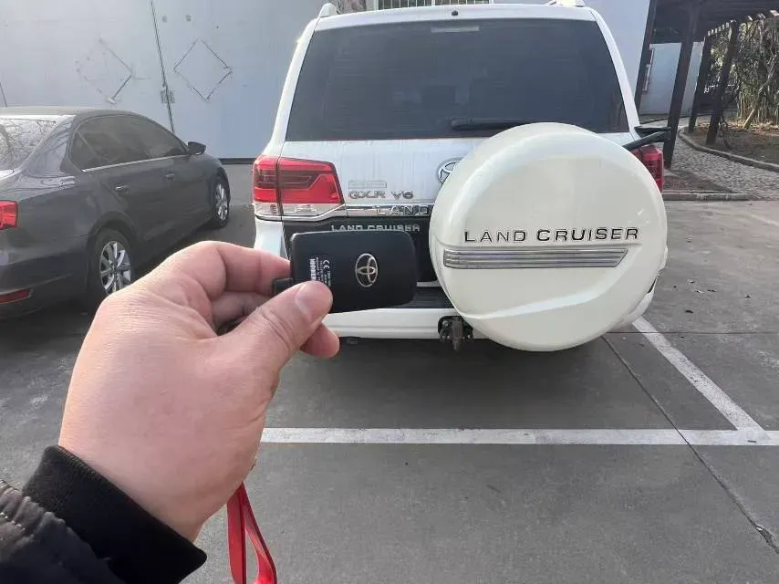 2015 Toyota Land Cruiser 4.0L 275HP V6 5AT,autocango,china used car exporter,china ev exporter,chinese used car exporter,chinese used ev exporter