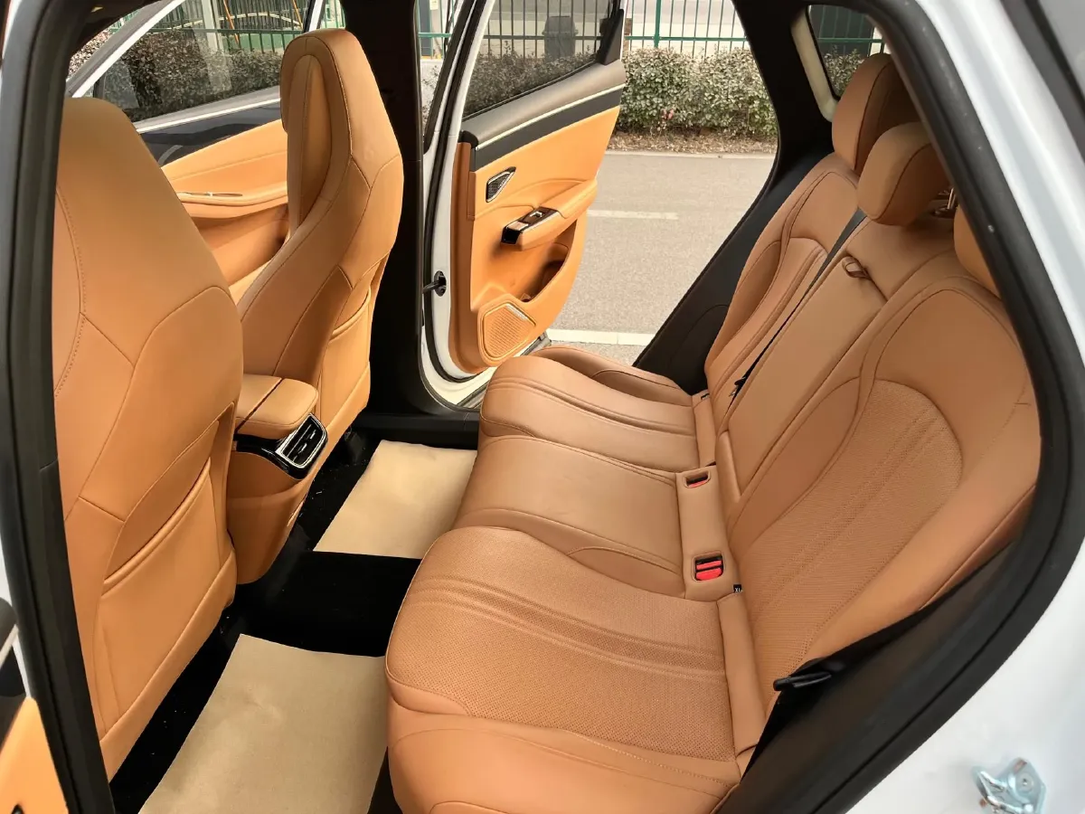 2025 Geely Galaxy L7 1.5L 112HP L4 1DHT PHEV 18.4KWH,autocango,china used car exporter,china ev exporter,chinese used car exporter,chinese used ev exporter