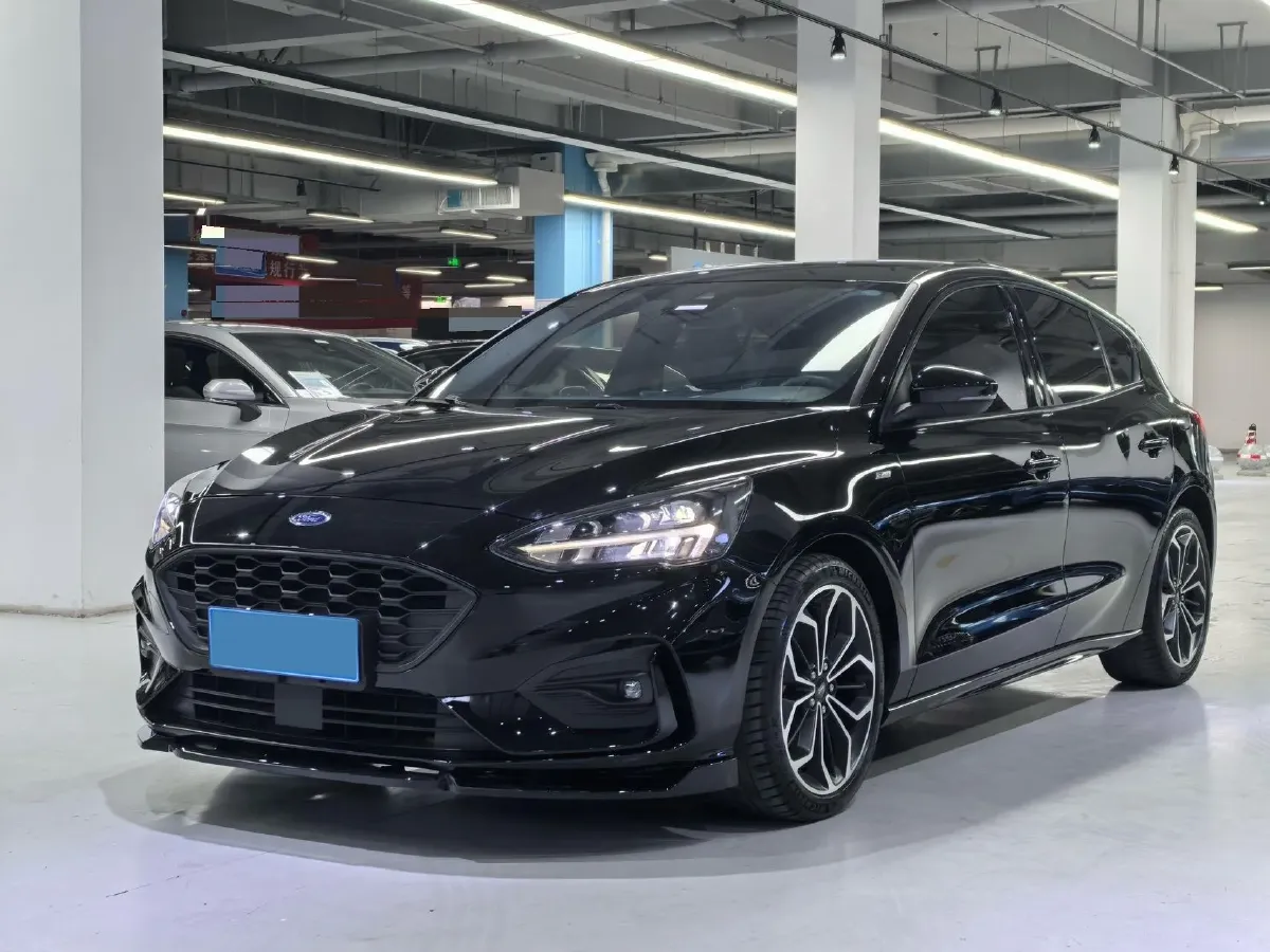 2021 Ford Focus 1.5T 174HP L3 8AT,autocango,china used car exporter,china ev exporter,chinese used car exporter,chinese used ev exporter