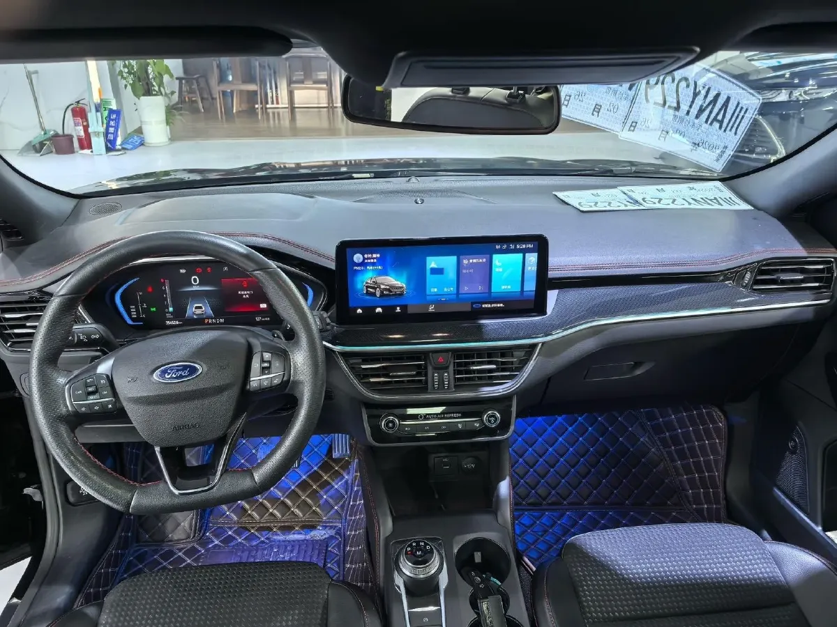 2021 Ford Focus 1.5T 174HP L3 8AT,autocango,china used car exporter,china ev exporter,chinese used car exporter,chinese used ev exporter