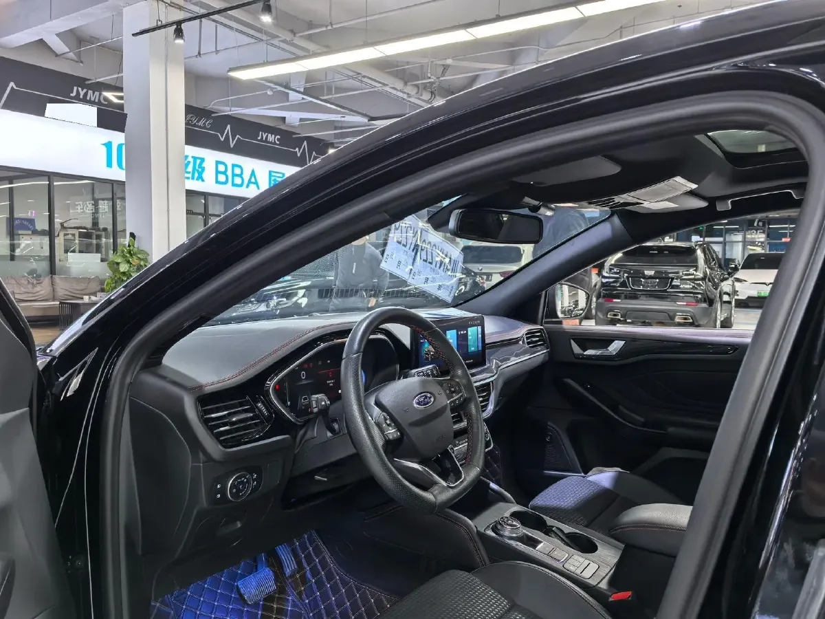 2021 Ford Focus 1.5T 174HP L3 8AT,autocango,china used car exporter,china ev exporter,chinese used car exporter,chinese used ev exporter