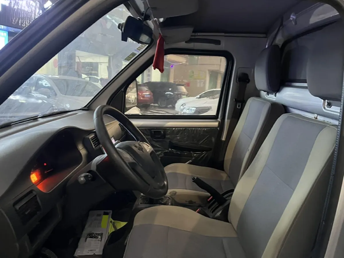 2019 WuLing RongGuang Mini Truck 1.5L 107HP L4 5MT,autocango,china used car exporter,china ev exporter,chinese used car exporter,chinese used ev exporter