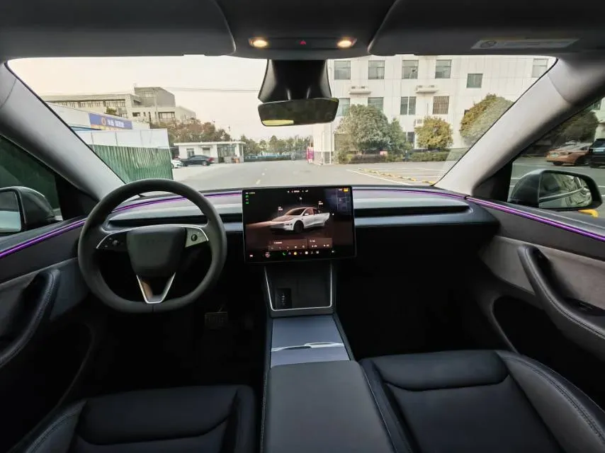 2025 Tesla Model Y BEV 62.5KWH,autocango,china used car exporter,china ev exporter,chinese used car exporter,chinese used ev exporter