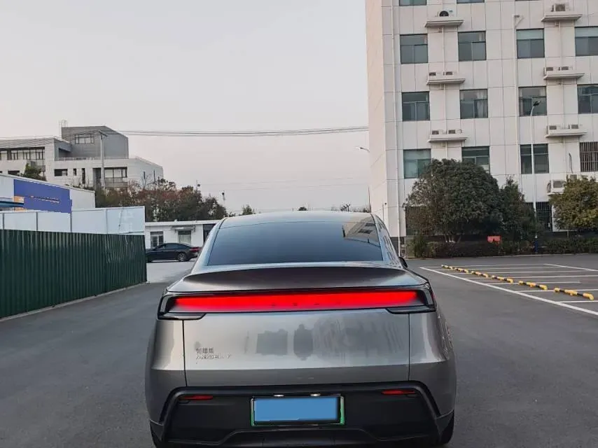 2025 Tesla Model Y BEV 62.5KWH,autocango,china used car exporter,china ev exporter,chinese used car exporter,chinese used ev exporter