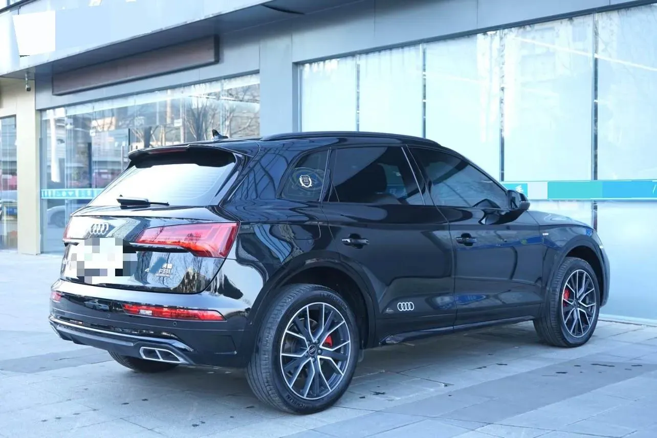 2025 Audi Q5L 2.0T 245HP L4 7DCT,autocango,china used car exporter,china ev exporter,chinese used car exporter,chinese used ev exporter