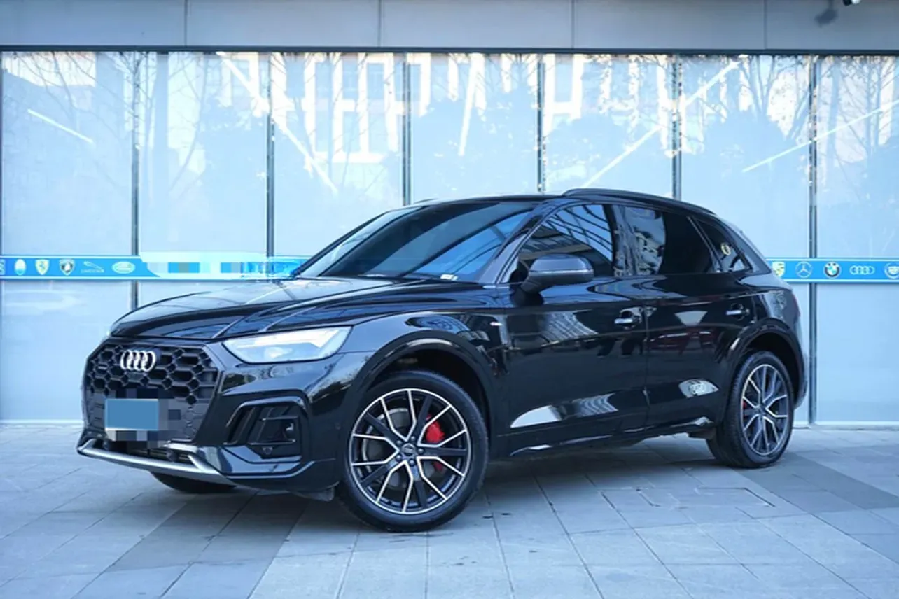 2025 Audi Q5L 2.0T 245HP L4 7DCT,autocango,china used car exporter,china ev exporter,chinese used car exporter,chinese used ev exporter