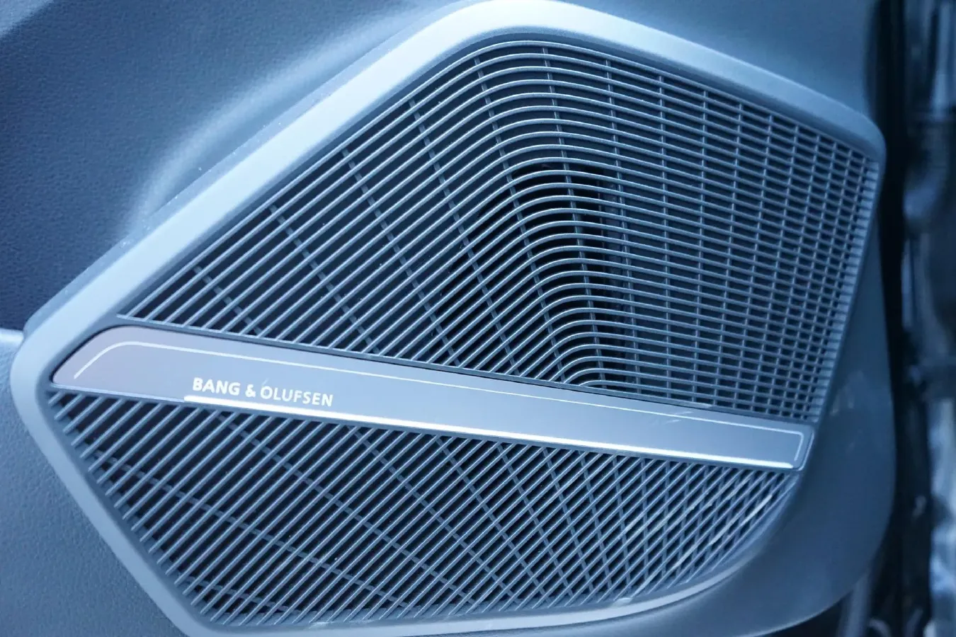 2025 Audi Q5L 2.0T 245HP L4 7DCT,autocango,china used car exporter,china ev exporter,chinese used car exporter,chinese used ev exporter