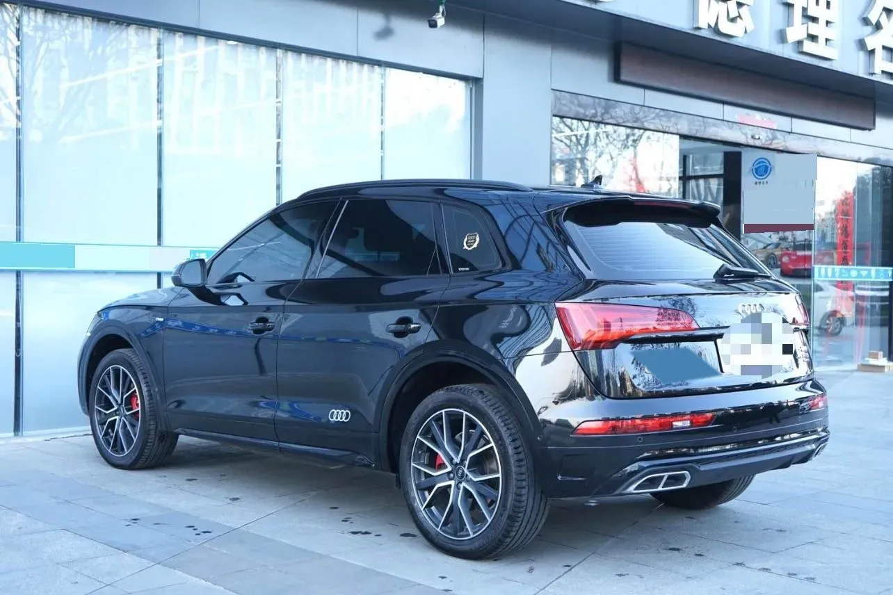 2025 Audi Q5L 2.0T 245HP L4 7DCT,autocango,china used car exporter,china ev exporter,chinese used car exporter,chinese used ev exporter