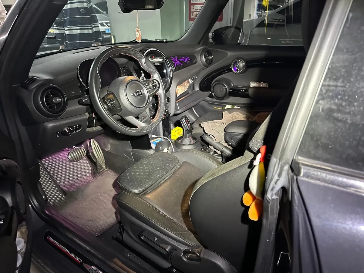 2021 MINI MINI 2.0T 192HP L4 7DCT,autocango,china used car exporter,china ev exporter,chinese used car exporter,chinese used ev exporter