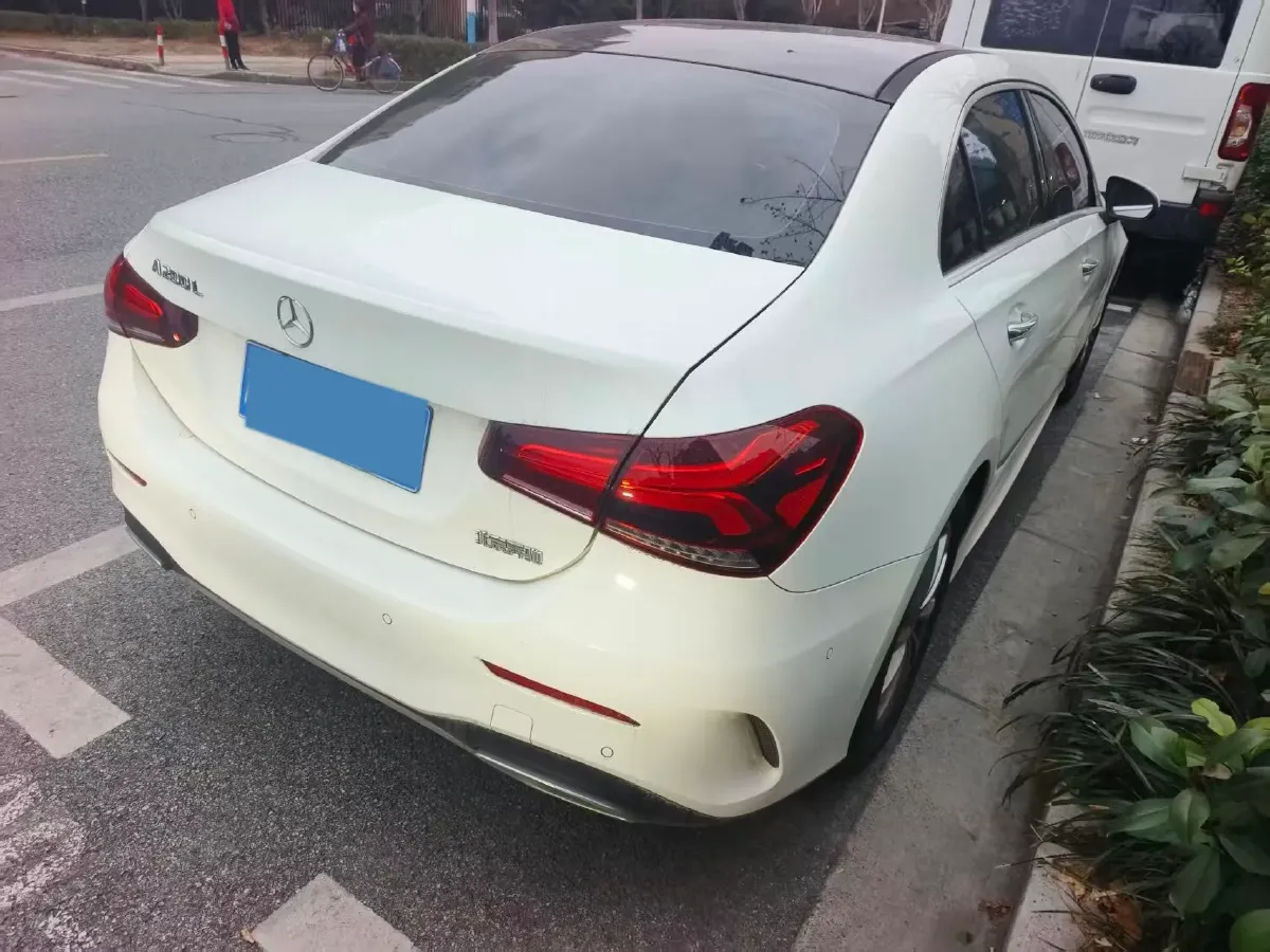 2021 Mercedes-Benz A Class 1.3T 163HP L4 7DCT,autocango,china used car exporter,china ev exporter,chinese used car exporter,chinese used ev exporter