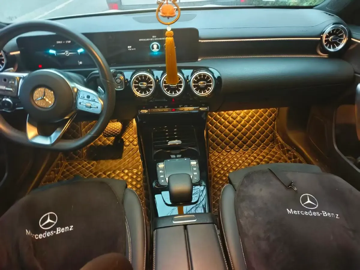 2021 Mercedes-Benz A Class 1.3T 163HP L4 7DCT,autocango,china used car exporter,china ev exporter,chinese used car exporter,chinese used ev exporter