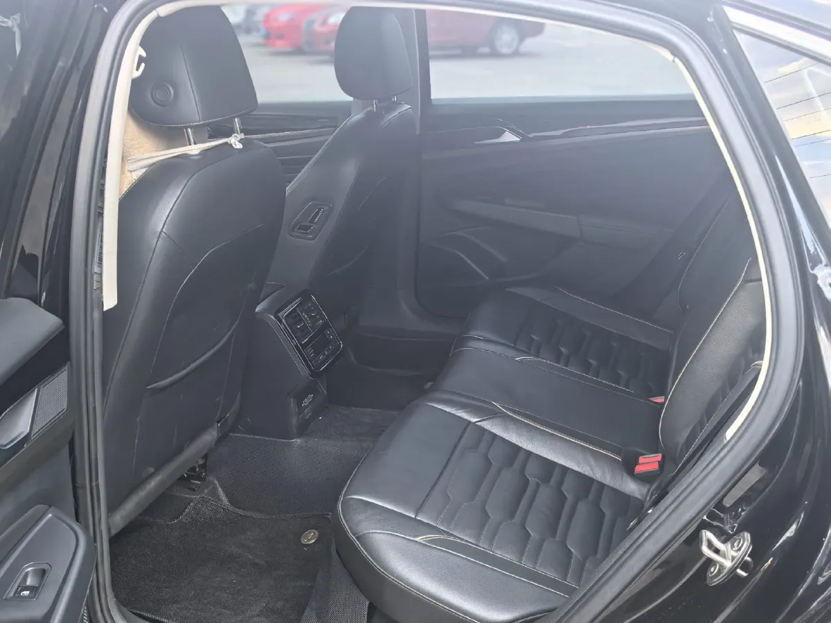 2019 Skoda Kodiak 2.0T 186HP L4 7DCT,autocango,china used car exporter,china ev exporter,chinese used car exporter,chinese used ev exporter