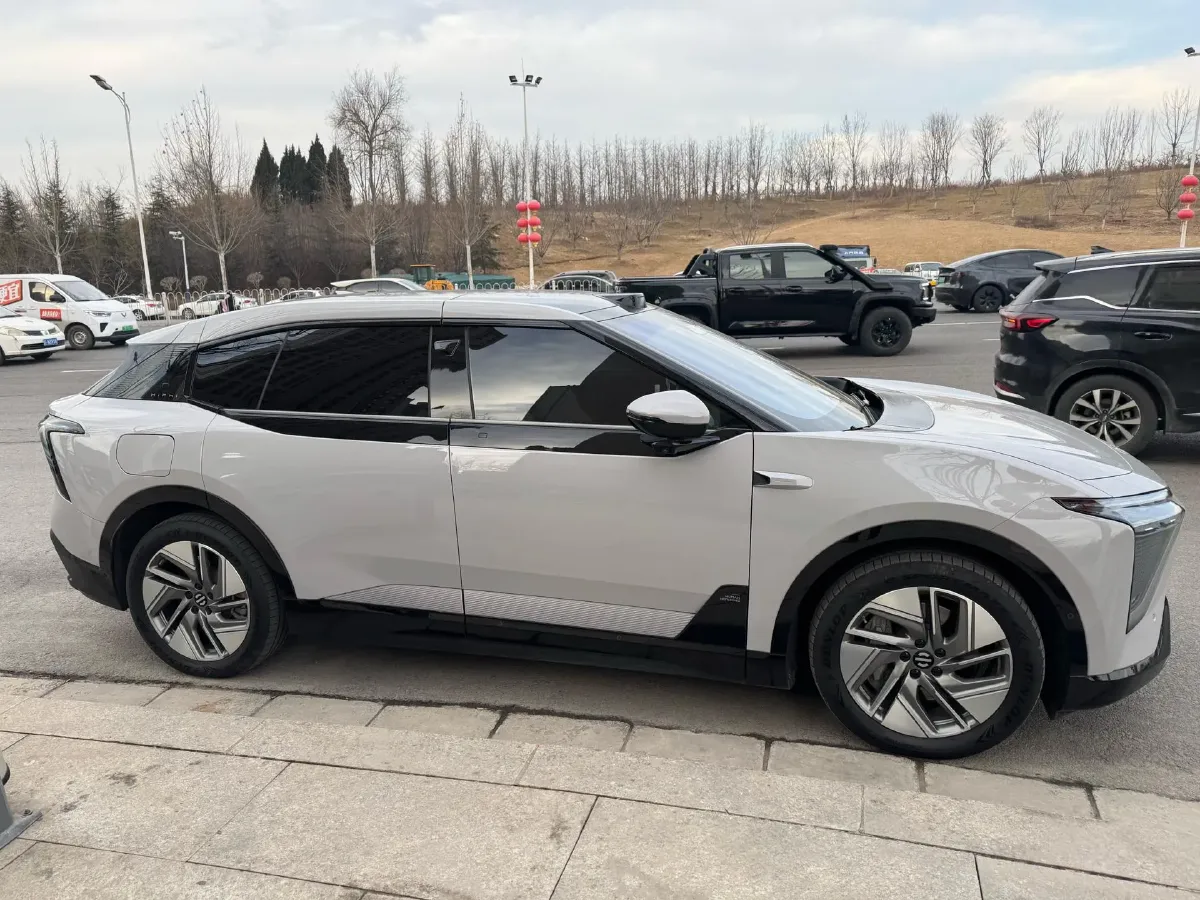 2023 HiPhi Y BEV 76.6KWH,autocango,china used car exporter,china ev exporter,chinese used car exporter,chinese used ev exporter