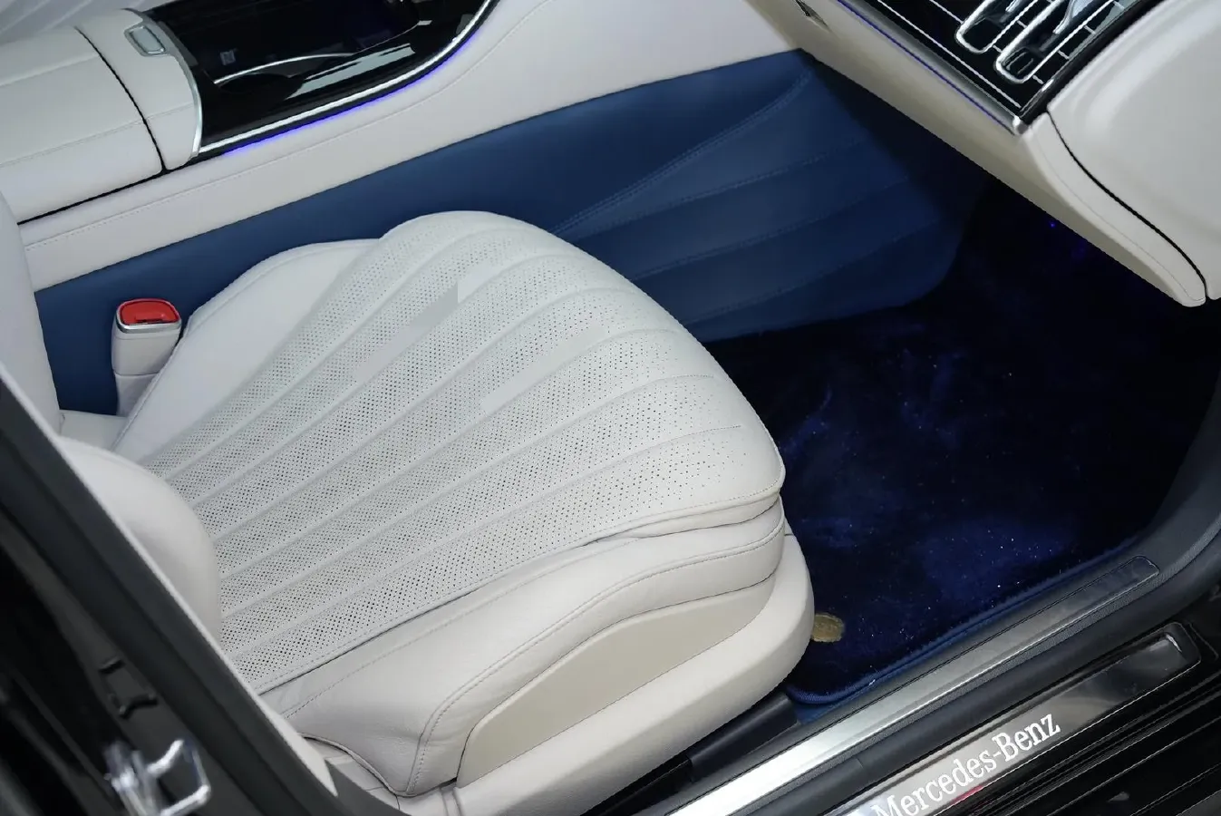 2022 Mercedes-Benz S Class 2.5T 367HP L6 9AT,autocango,china used car exporter,china ev exporter,chinese used car exporter,chinese used ev exporter