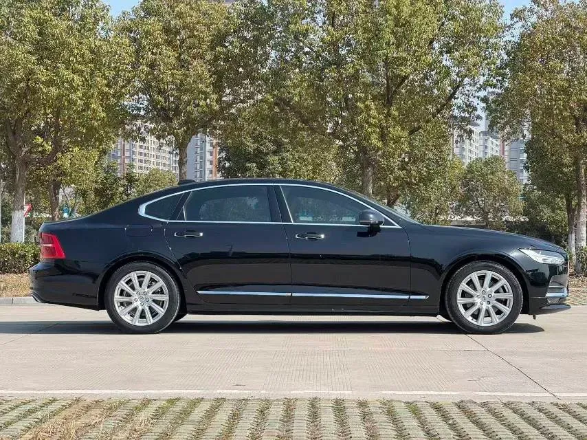 2020 Volvo S90 2.0T 254HP L4 8AT,autocango,china used car exporter,china ev exporter,chinese used car exporter,chinese used ev exporter