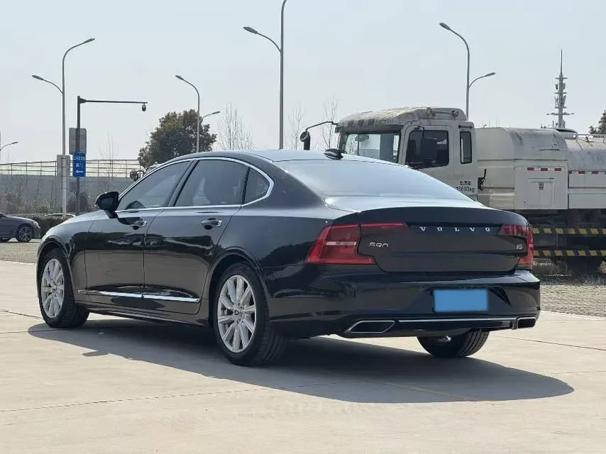2020 Volvo S90 2.0T 254HP L4 8AT,autocango,china used car exporter,china ev exporter,chinese used car exporter,chinese used ev exporter