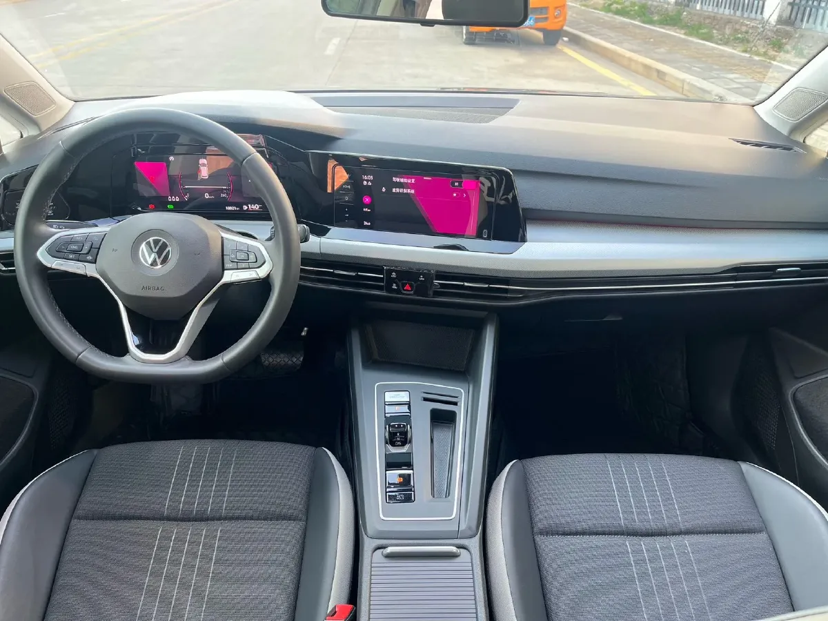 2023 Volkswagen Golf 1.4T 150HP L4 7DCT,autocango,china used car exporter,china ev exporter,chinese used car exporter,chinese used ev exporter