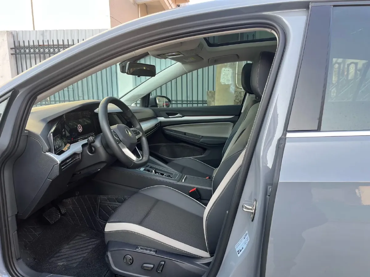 2023 Volkswagen Golf 1.4T 150HP L4 7DCT,autocango,china used car exporter,china ev exporter,chinese used car exporter,chinese used ev exporter