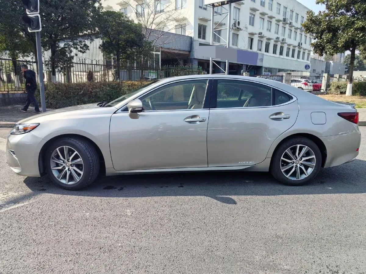 2017 Lexus ES 2.5L 160HP L4 E-CVT Hybrid,autocango,china used car exporter,china ev exporter,chinese used car exporter,chinese used ev exporter