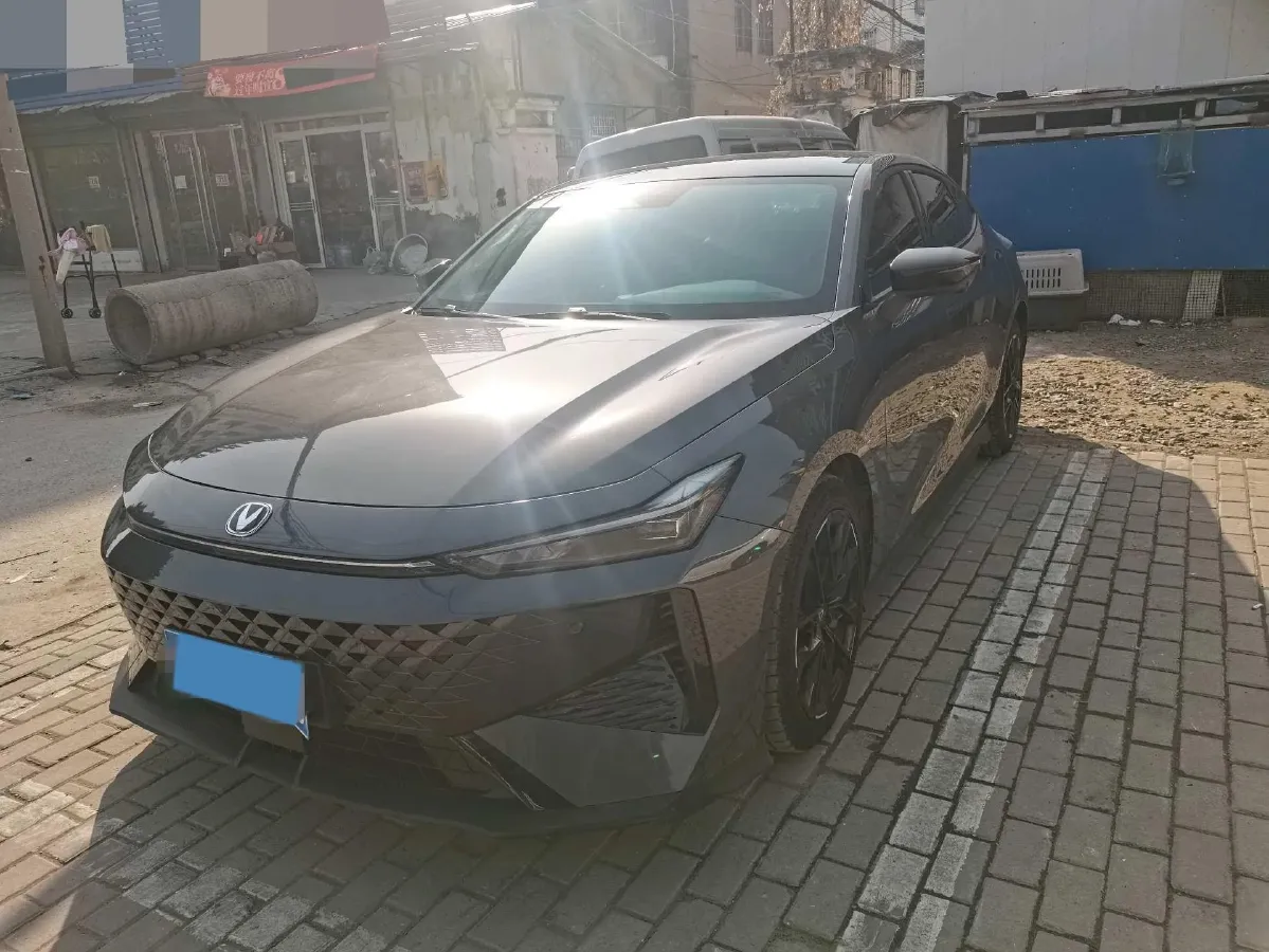 2024 ChangAn UNI-V 1.5T 188HP L4 7DCT,autocango,china used car exporter,china ev exporter,chinese used car exporter,chinese used ev exporter