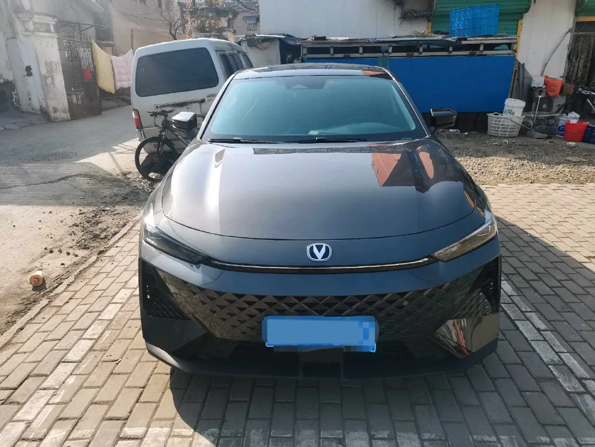 2024 ChangAn UNI-V 1.5T 188HP L4 7DCT,autocango,china used car exporter,china ev exporter,chinese used car exporter,chinese used ev exporter
