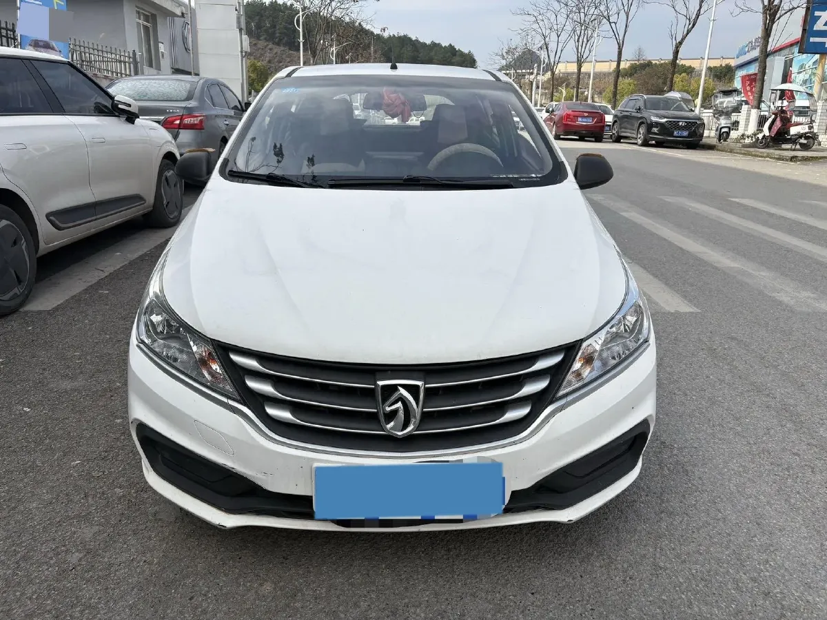2016 BaoJun 310 1.2L 82HP L4 5MT,autocango,china used car exporter,china ev exporter,chinese used car exporter,chinese used ev exporter