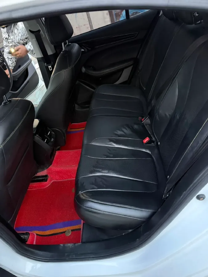 2021 Roewe i5 1.5L 120HP L4 5MT,autocango,china used car exporter,china ev exporter,chinese used car exporter,chinese used ev exporter