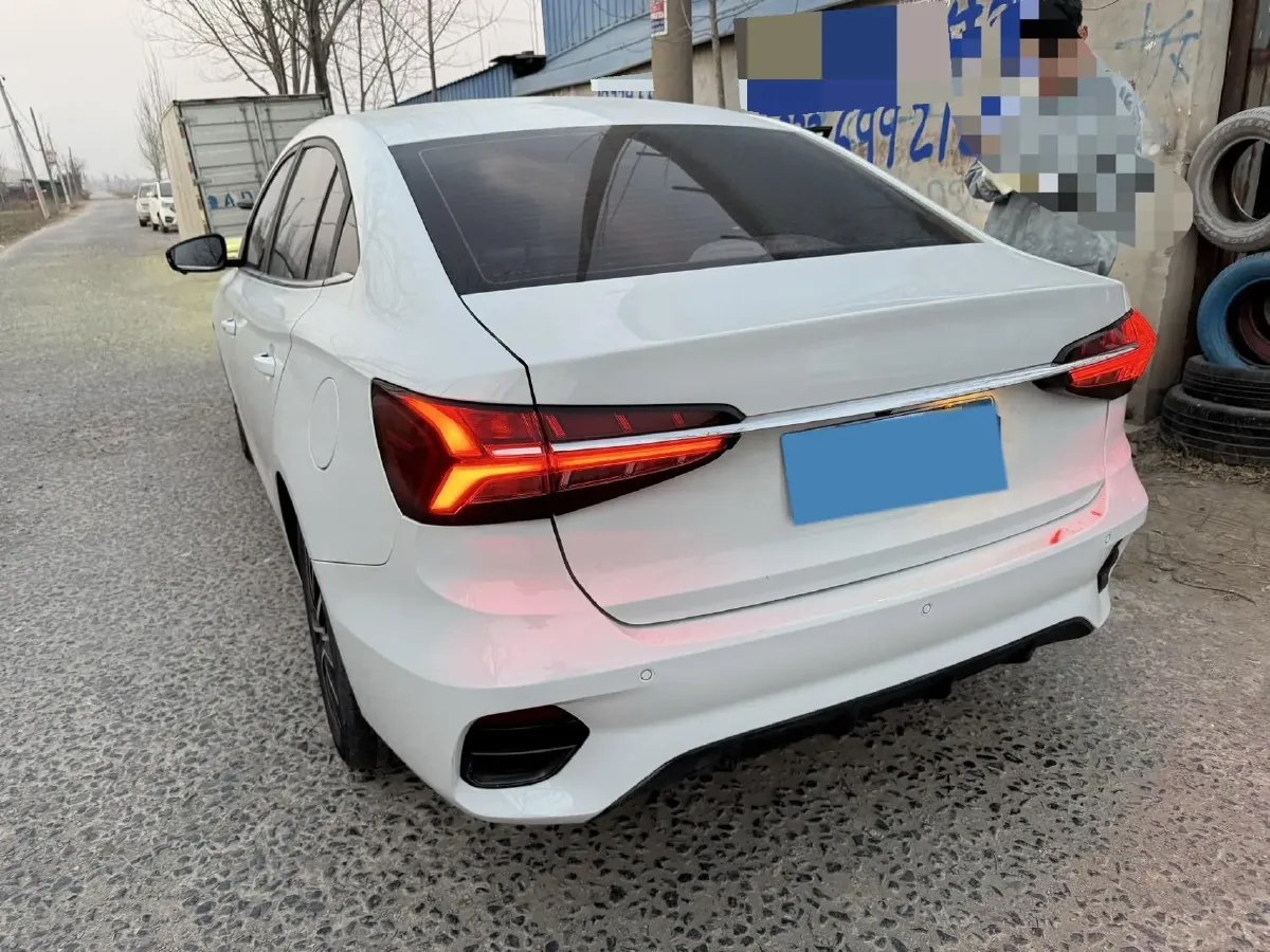2021 Roewe i5 1.5L 120HP L4 5MT,autocango,china used car exporter,china ev exporter,chinese used car exporter,chinese used ev exporter