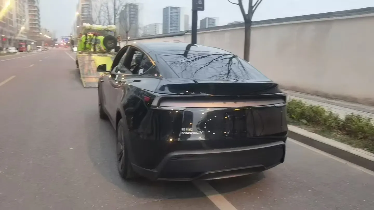 2026 Tesla Model Y BEV,autocango,china used car exporter,china ev exporter,chinese used car exporter,chinese used ev exporter
