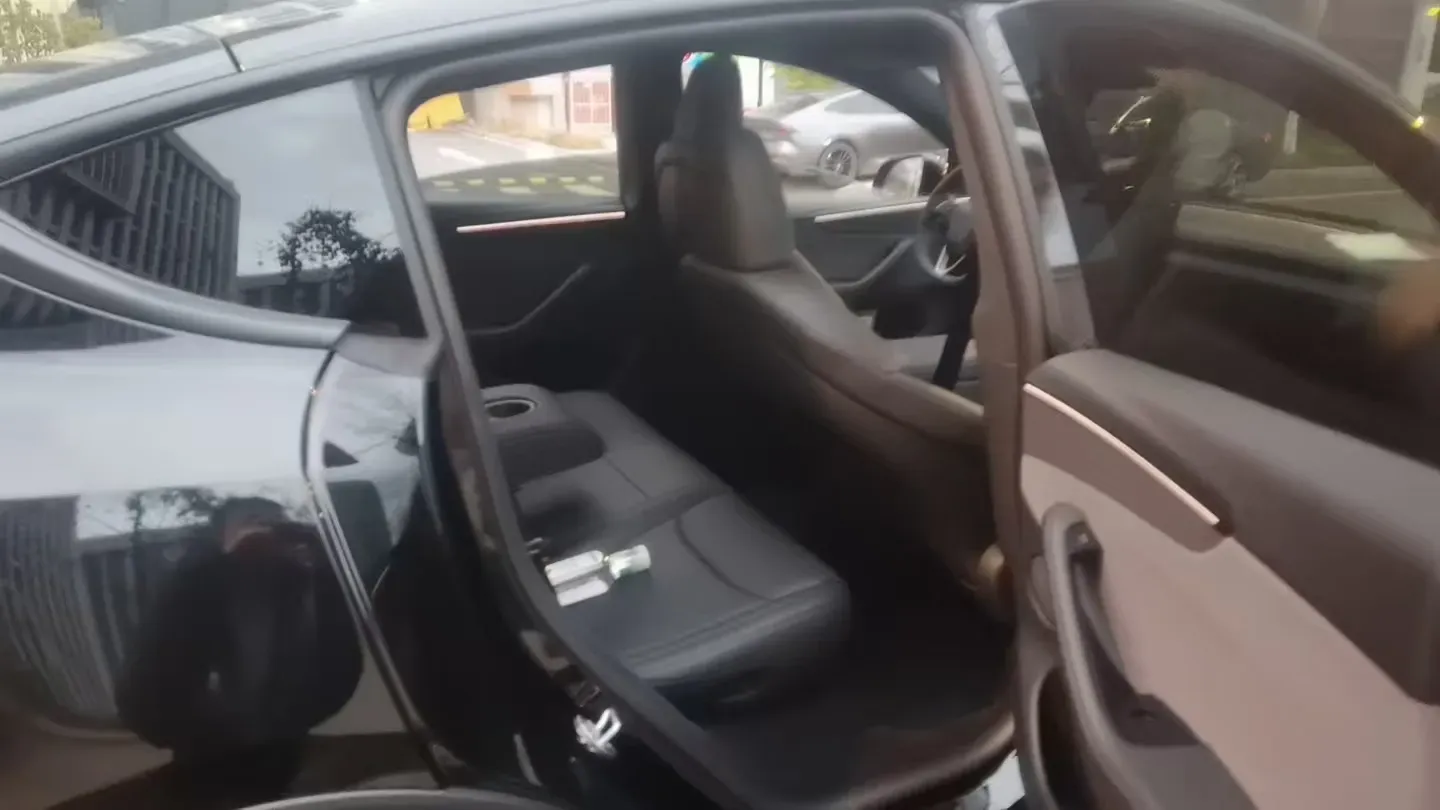 2026 Tesla Model Y BEV,autocango,china used car exporter,china ev exporter,chinese used car exporter,chinese used ev exporter