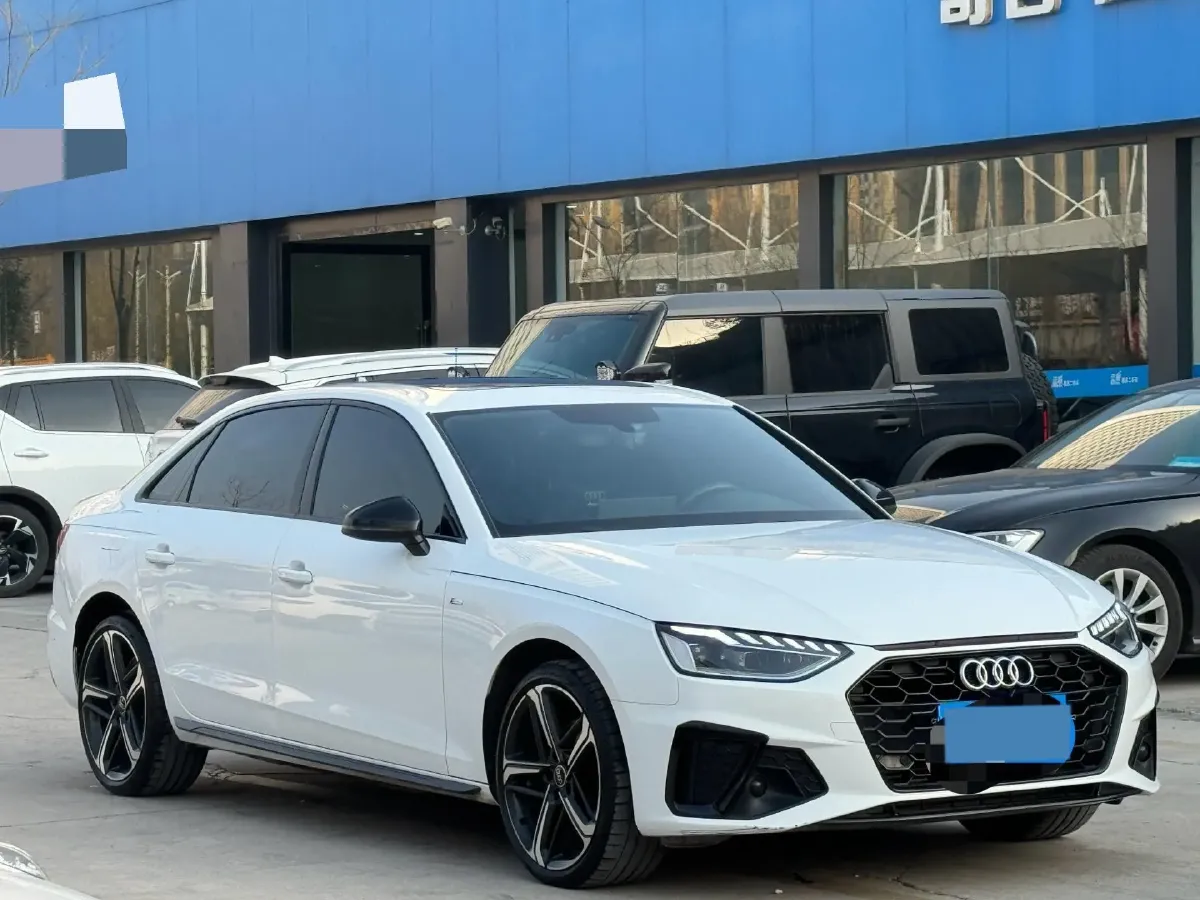 2024 Audi A4L 2.0T 190HP L4 7DCT,autocango,china used car exporter,china ev exporter,chinese used car exporter,chinese used ev exporter
