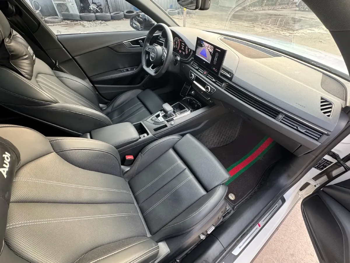 2024 Audi A4L 2.0T 190HP L4 7DCT,autocango,china used car exporter,china ev exporter,chinese used car exporter,chinese used ev exporter