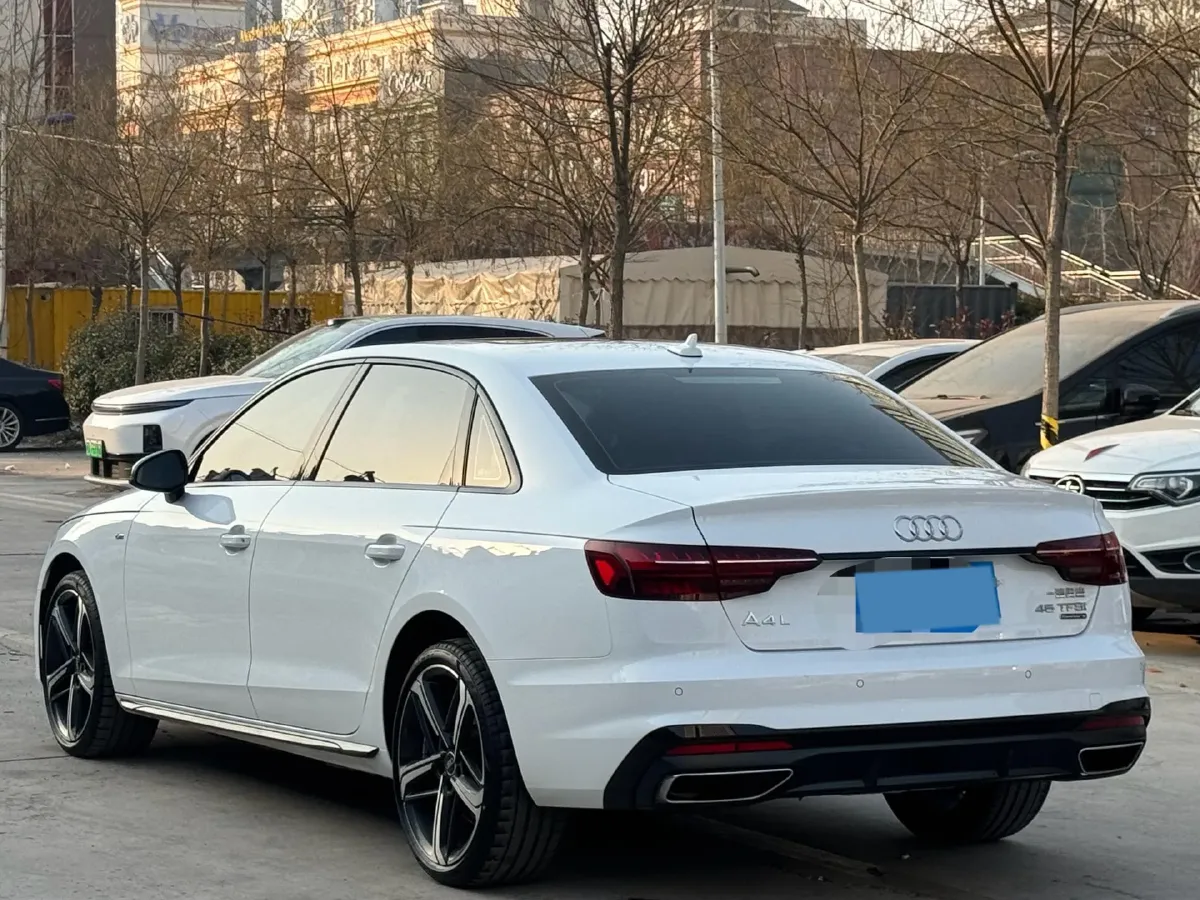 2024 Audi A4L 2.0T 190HP L4 7DCT,autocango,china used car exporter,china ev exporter,chinese used car exporter,chinese used ev exporter