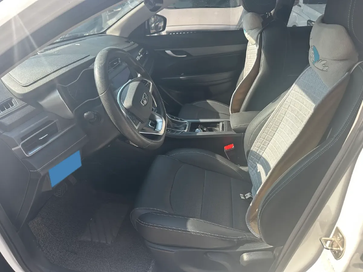 2021 BaoJun 530 1.5T 147HP L4 CVT,autocango,china used car exporter,china ev exporter,chinese used car exporter,chinese used ev exporter