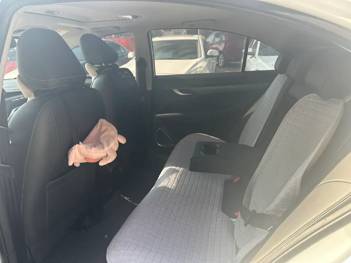 2021 BaoJun 530 1.5T 147HP L4 CVT,autocango,china used car exporter,china ev exporter,chinese used car exporter,chinese used ev exporter