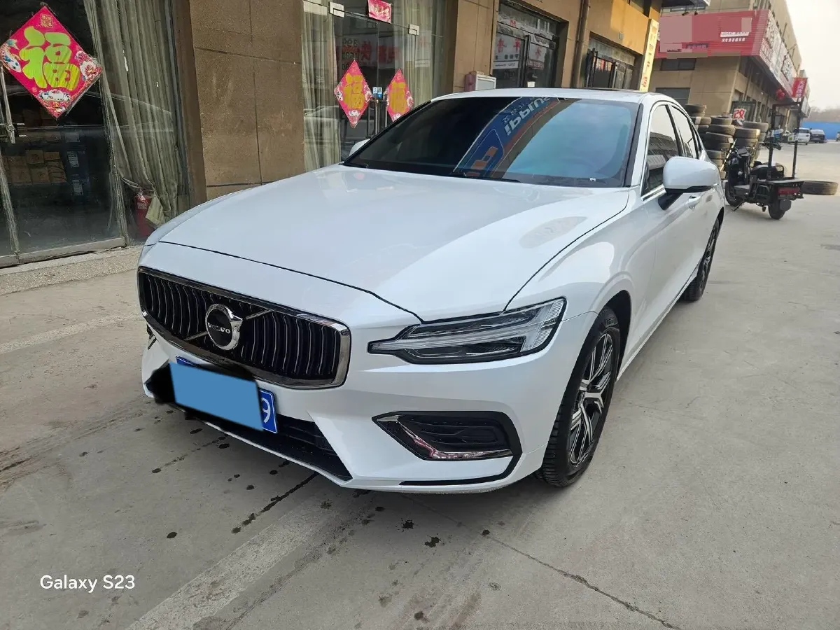 2026 Volvo S60 2.0T 197HP L4 7DCT,autocango,china used car exporter,china ev exporter,chinese used car exporter,chinese used ev exporter