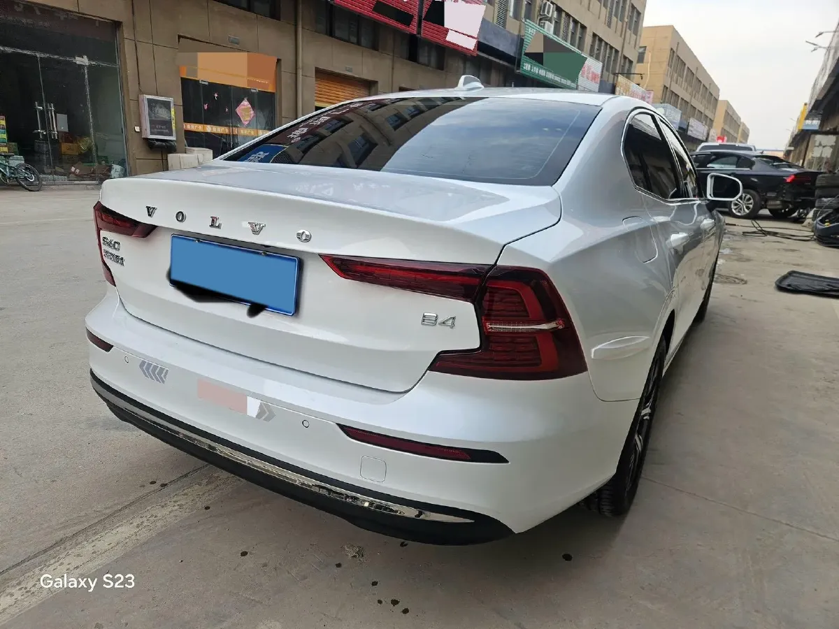 2026 Volvo S60 2.0T 197HP L4 7DCT,autocango,china used car exporter,china ev exporter,chinese used car exporter,chinese used ev exporter