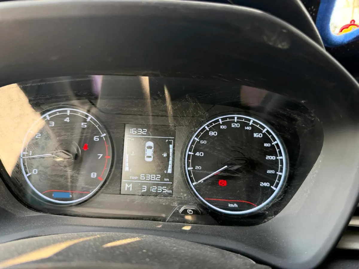 2021 Geely Vision X3 1.5L 109HP L4 5MT,autocango,china used car exporter,china ev exporter,chinese used car exporter,chinese used ev exporter