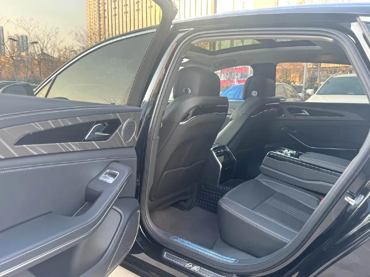 2020 HongQi H9 2.0T 252HP L4 7DCT,autocango,china used car exporter,china ev exporter,chinese used car exporter,chinese used ev exporter