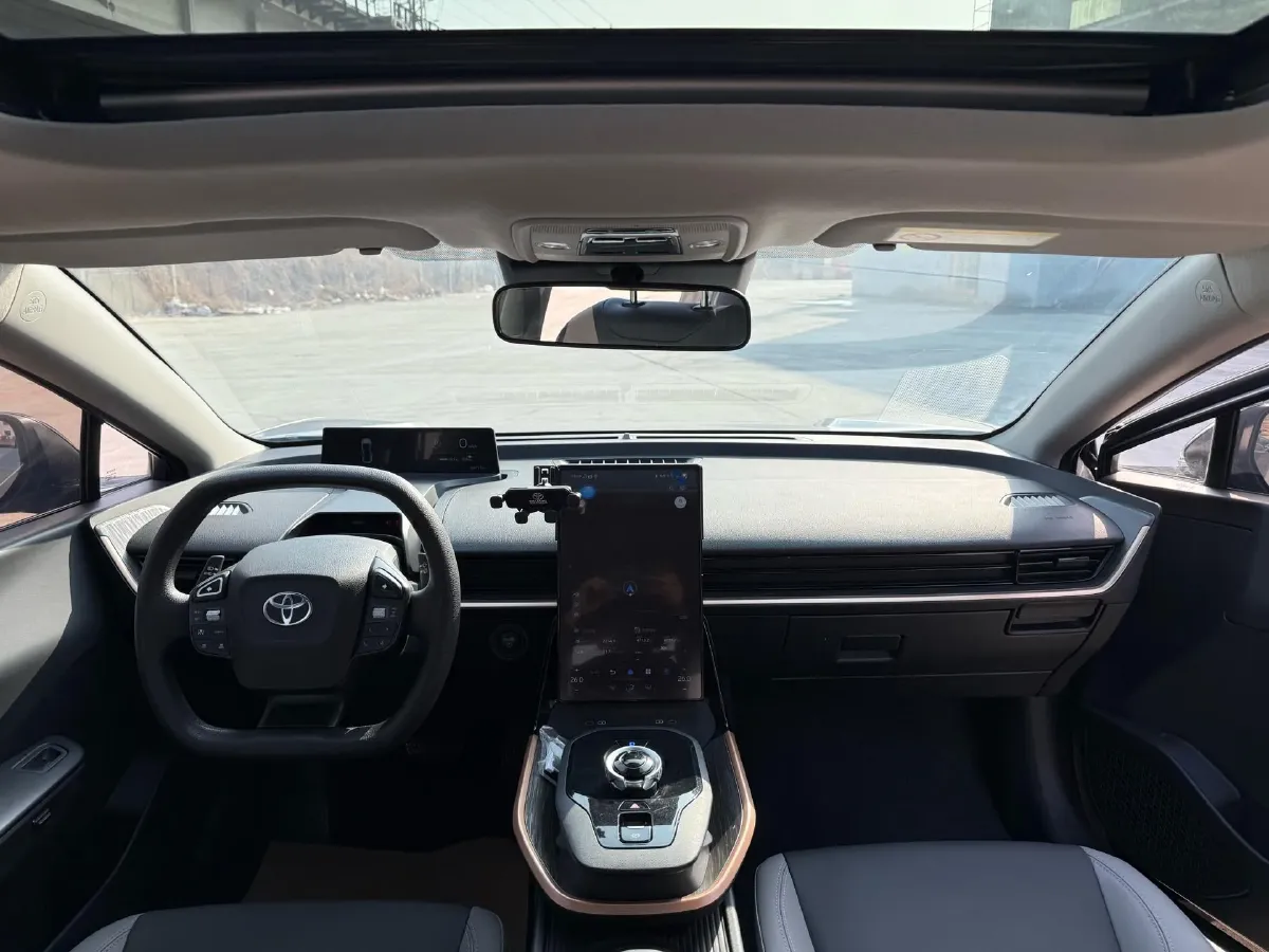 2023 Toyota bZ3 BEV 49.92KWH,autocango,china used car exporter,china ev exporter,chinese used car exporter,chinese used ev exporter