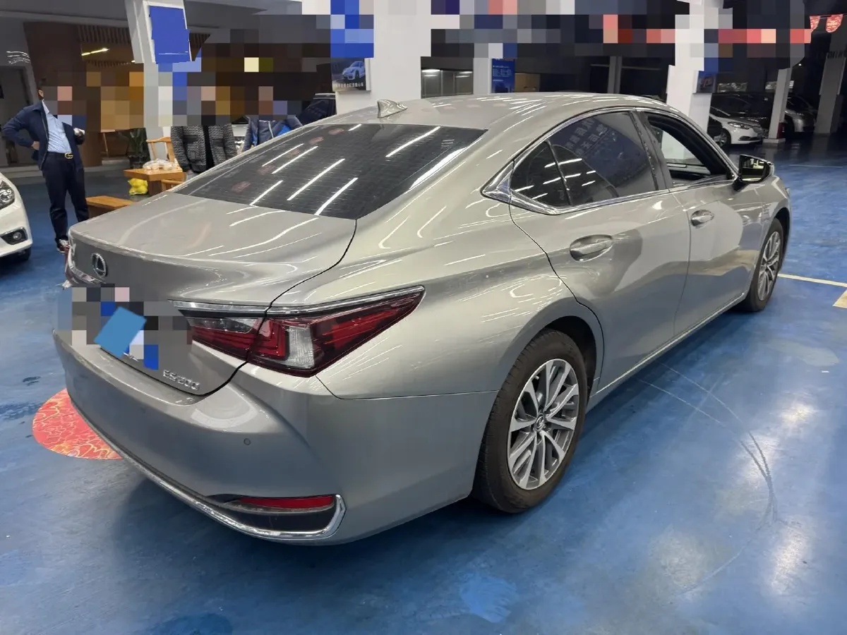 2023 Lexus ES 2.0L 173HP L4 CVT,autocango,china used car exporter,china ev exporter,chinese used car exporter,chinese used ev exporter