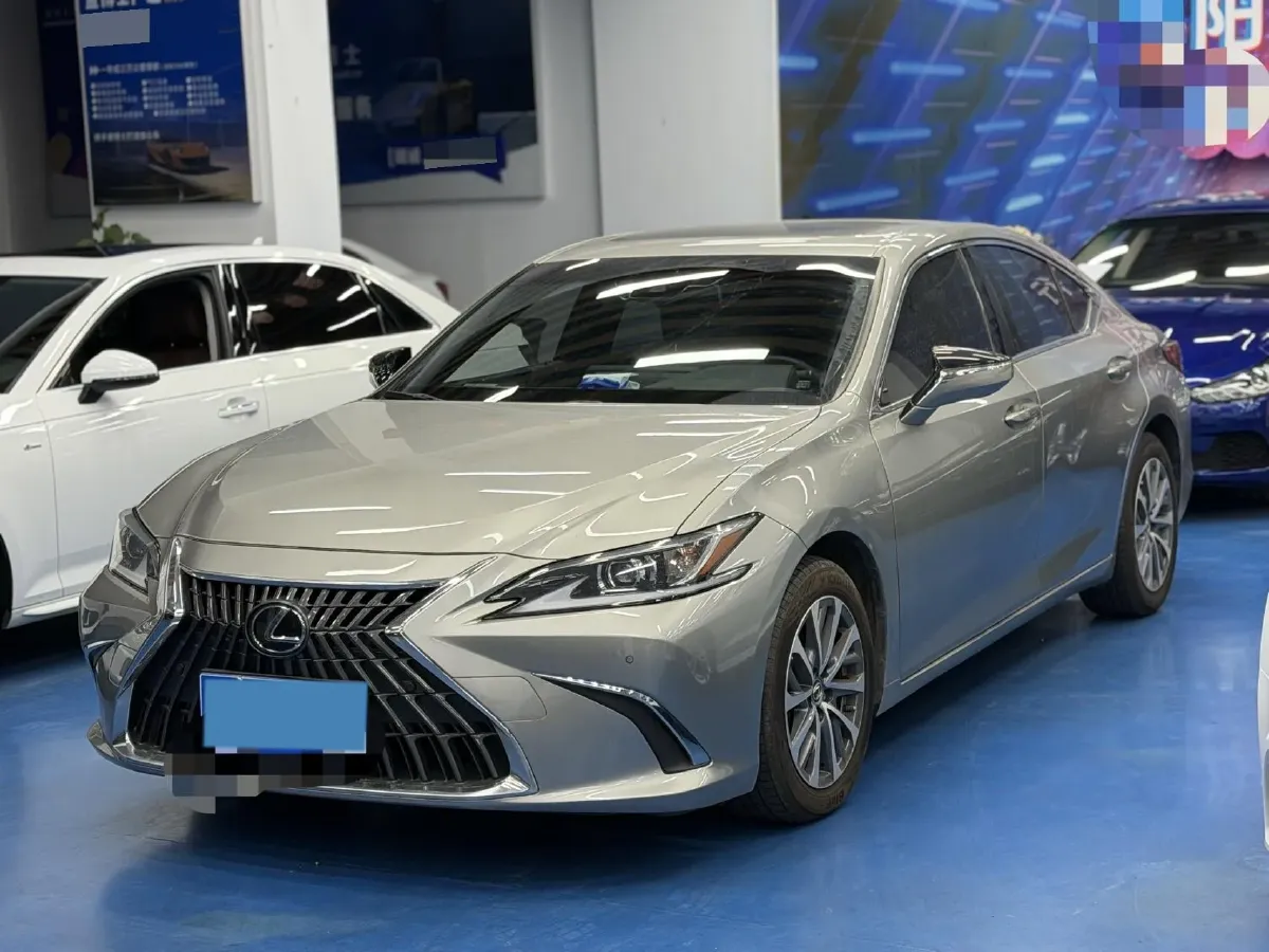 2023 Lexus ES 2.0L 173HP L4 CVT,autocango,china used car exporter,china ev exporter,chinese used car exporter,chinese used ev exporter