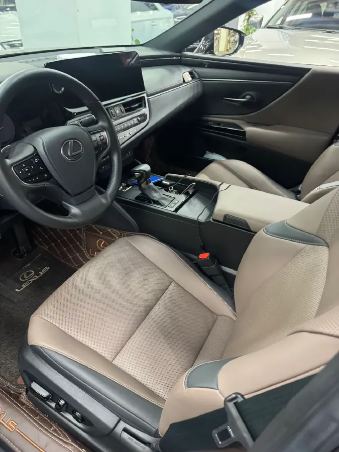 2023 Lexus ES 2.0L 173HP L4 CVT,autocango,china used car exporter,china ev exporter,chinese used car exporter,chinese used ev exporter
