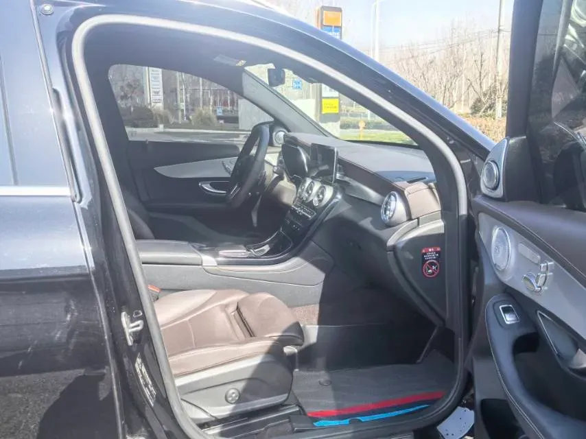 2021 Mercedes-Benz GLC Class 2.0T 197HP L4 9AT,autocango,china used car exporter,china ev exporter,chinese used car exporter,chinese used ev exporter