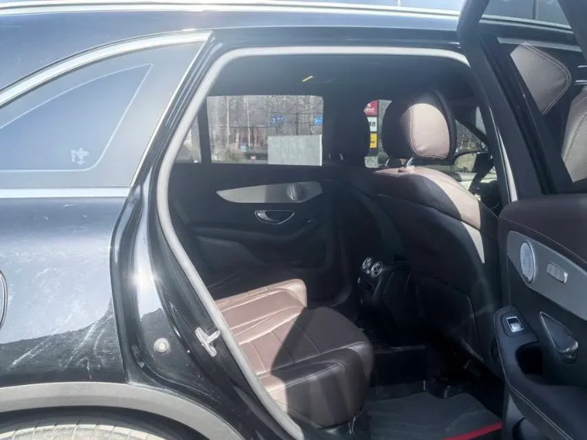 2021 Mercedes-Benz GLC Class 2.0T 197HP L4 9AT,autocango,china used car exporter,china ev exporter,chinese used car exporter,chinese used ev exporter