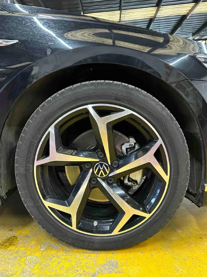 2023 Volkswagen Magotan 2.0T 186HP L4 7DCT,autocango,china used car exporter,china ev exporter,chinese used car exporter,chinese used ev exporter