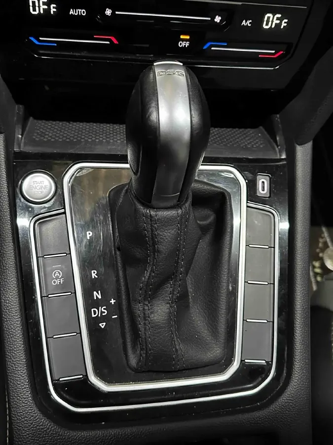 2023 Volkswagen Magotan 2.0T 186HP L4 7DCT,autocango,china used car exporter,china ev exporter,chinese used car exporter,chinese used ev exporter