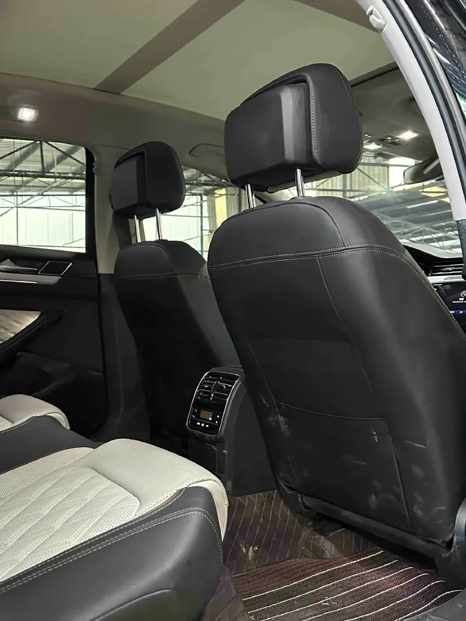 2023 Volkswagen Magotan 2.0T 186HP L4 7DCT,autocango,china used car exporter,china ev exporter,chinese used car exporter,chinese used ev exporter