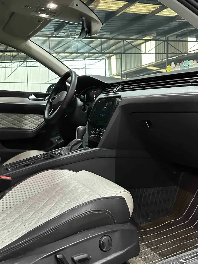 2023 Volkswagen Magotan 2.0T 186HP L4 7DCT,autocango,china used car exporter,china ev exporter,chinese used car exporter,chinese used ev exporter